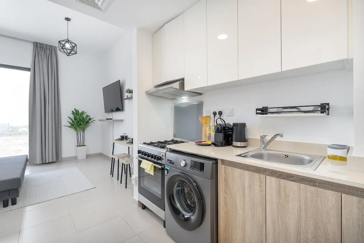 Stylish Studio For 4 In Vibrant Town Square Dubaj Apartmán