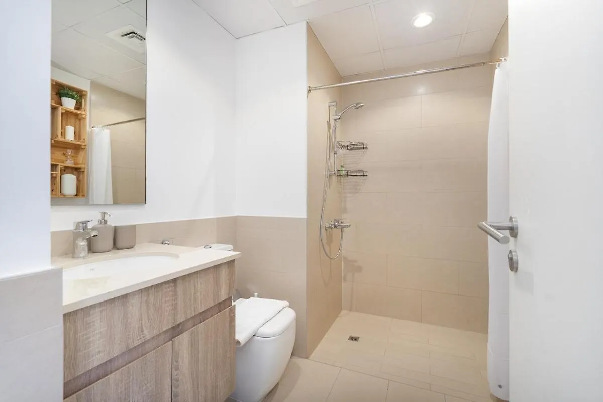 Stylish Studio For 4 In Vibrant Town Square Dubai Apartment